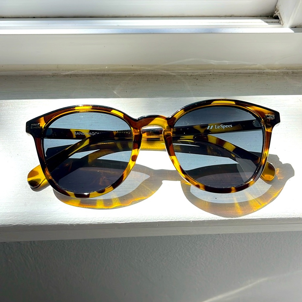 Le specs sunglasses. Bandwagon.